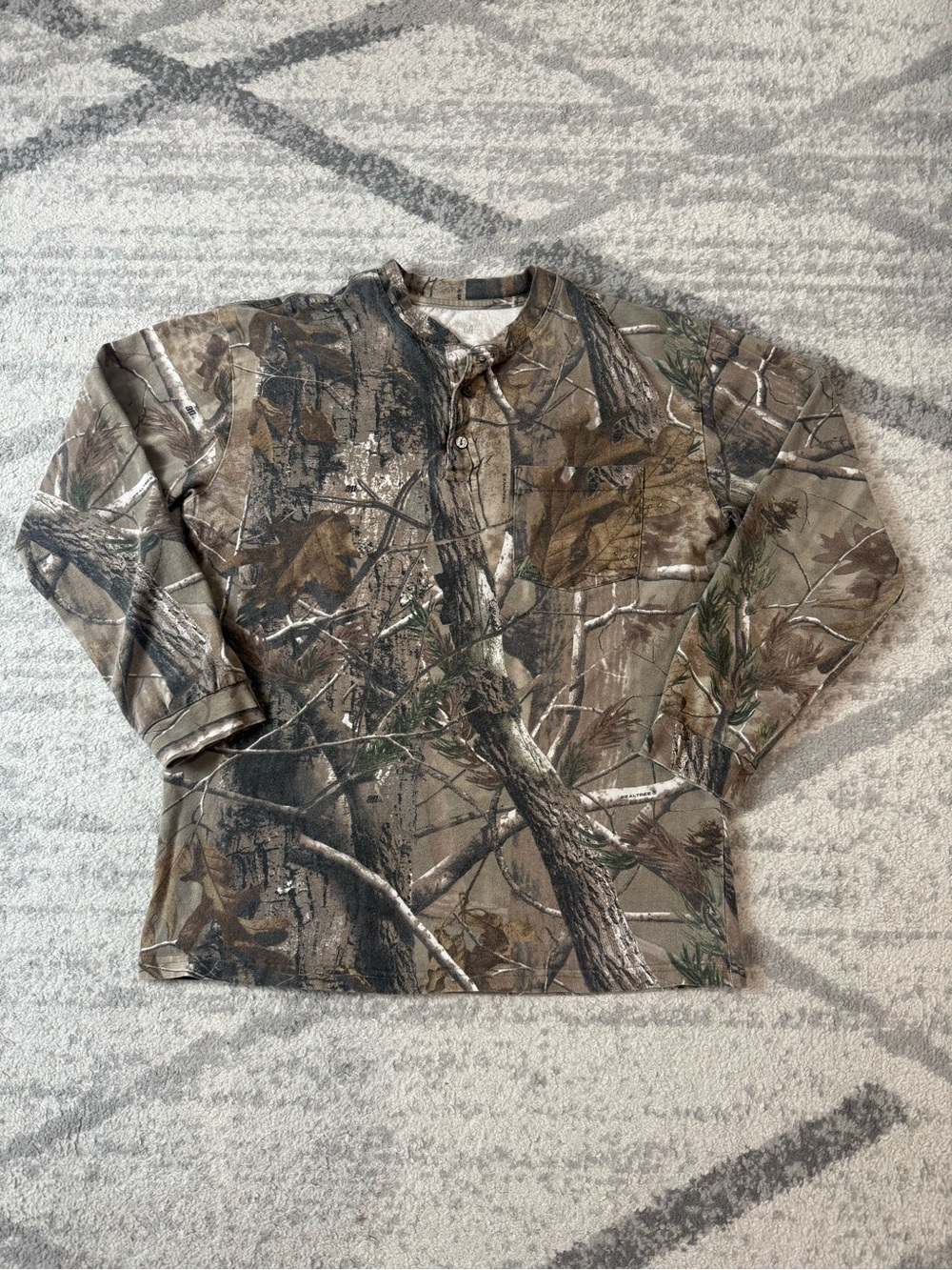 Red Head RealTree long sleeve Henley shirt camo size medium